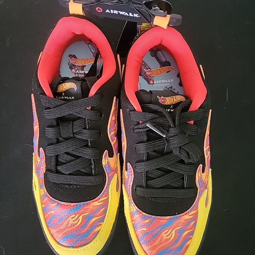 Airwalk Flame Burst Sneakers